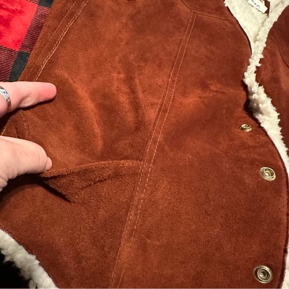 Vintage Leather Sherpa Steer Brand Vest sz Large - Picture 6 of 8